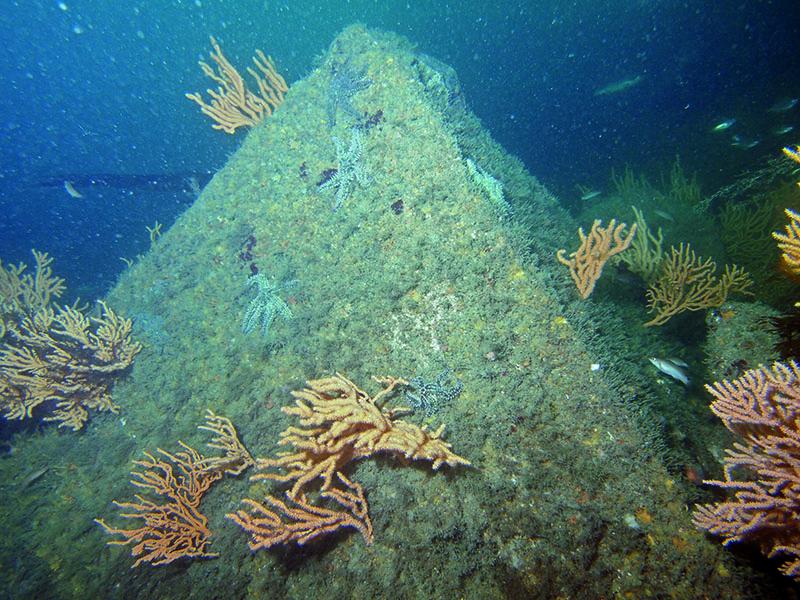 Bretagne France : une mini pyramide engloutie ?