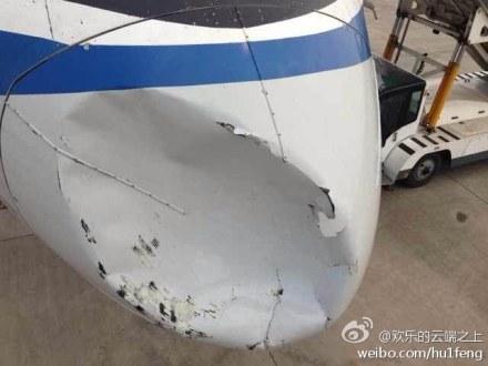 Un avion d’Air China percute un objet non-identifié
