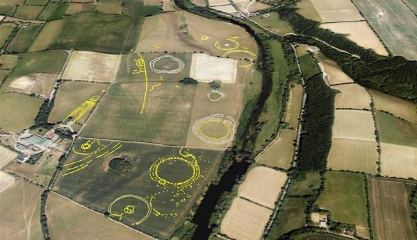 Irlande : nombreuses structures cachées à Newgrange