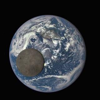 La Lune en transit devant la Terre